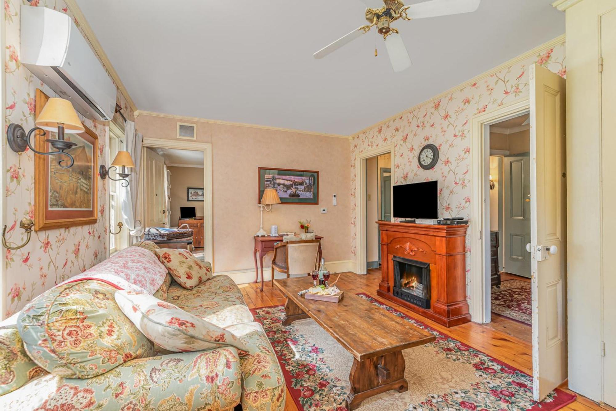 Bed & Breakfast Fallen Tree Farm 2*
