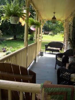 Fallen Tree Farm Bed & Breakfast